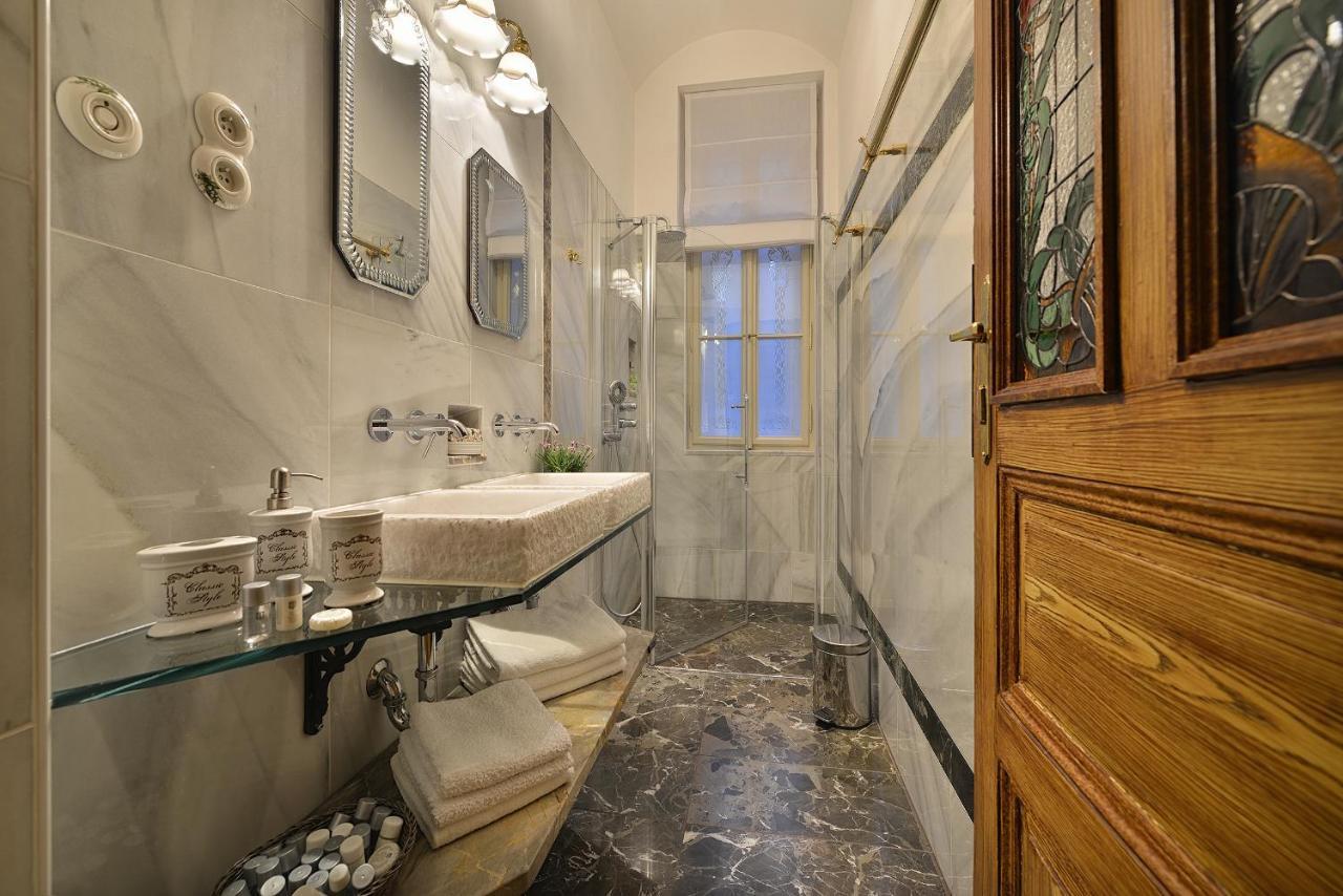 Apartman Dalia Janáčkovo nábřeží Praga Exterior foto