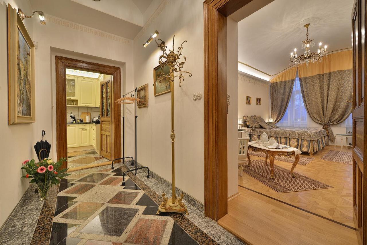 Apartman Dalia Janáčkovo nábřeží Praga Exterior foto