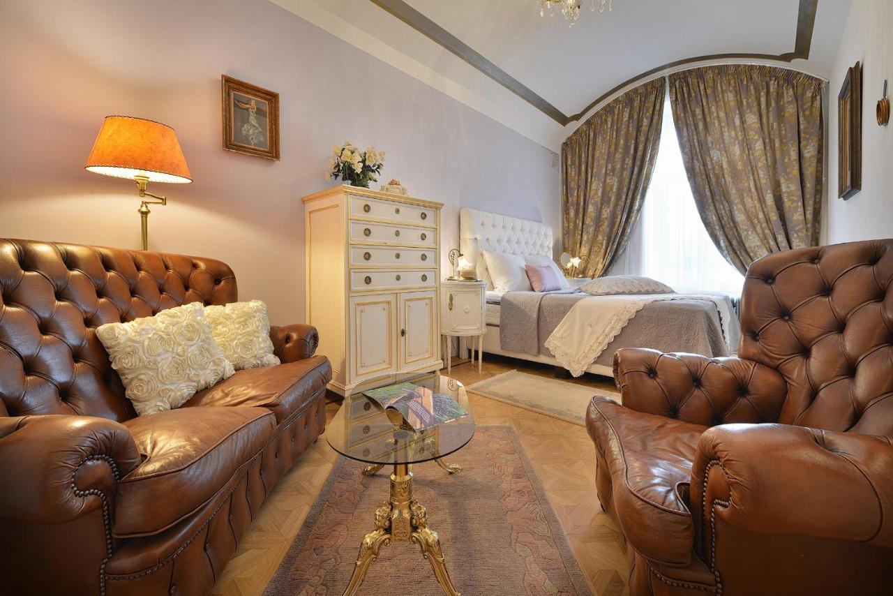 Apartman Dalia Janáčkovo nábřeží Praga Exterior foto