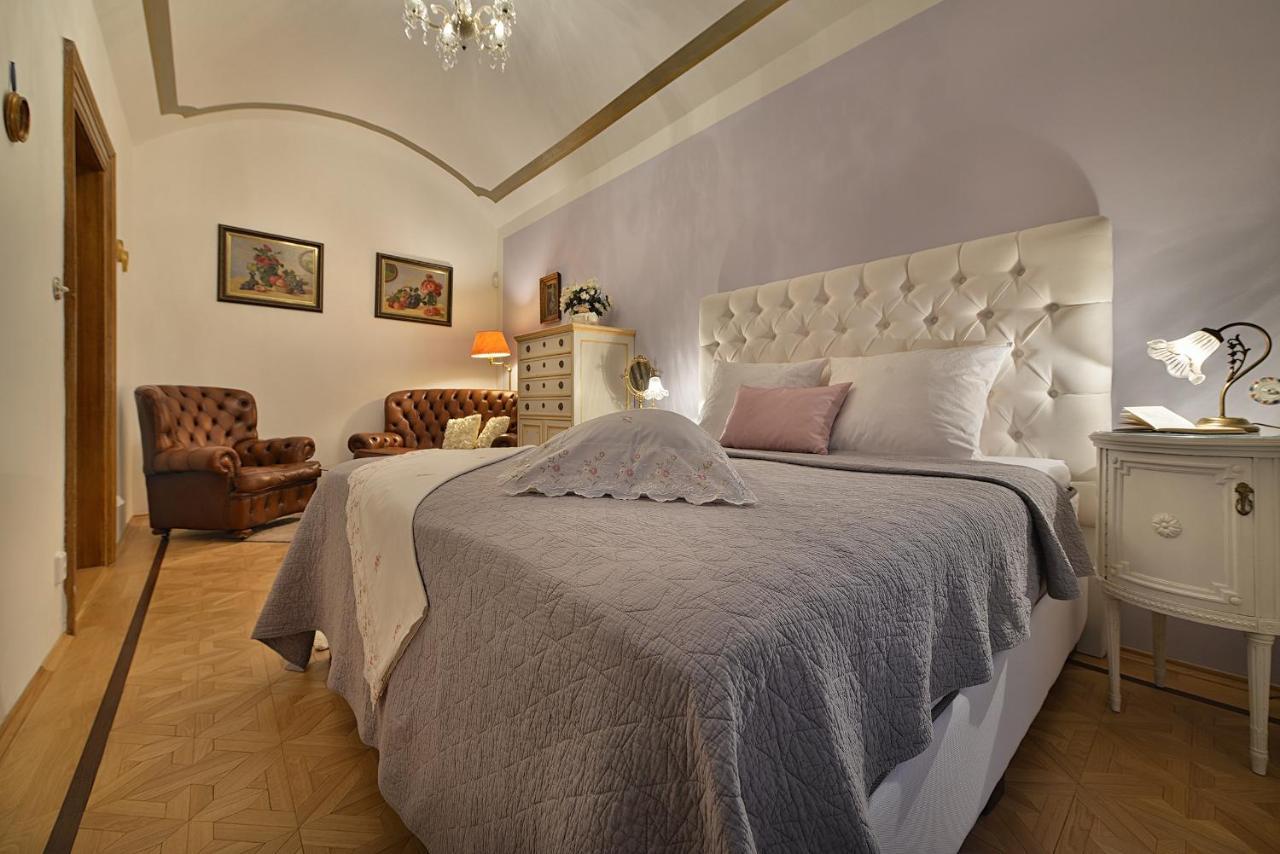 Apartman Dalia Janáčkovo nábřeží Praga Exterior foto